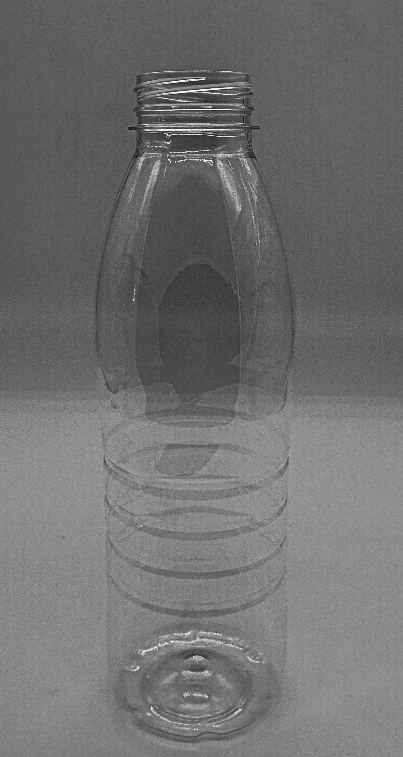 Пляшка 700 мл. виготовлена з ПЕТ, об `ємом 700 мл. артикул 38.0700.01 на ваше замовленне у Харкові та з доставкою по Україні